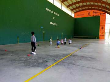 visita_jugadora_baloncesto_arnedillo_4_20210419_1210119836.jpg