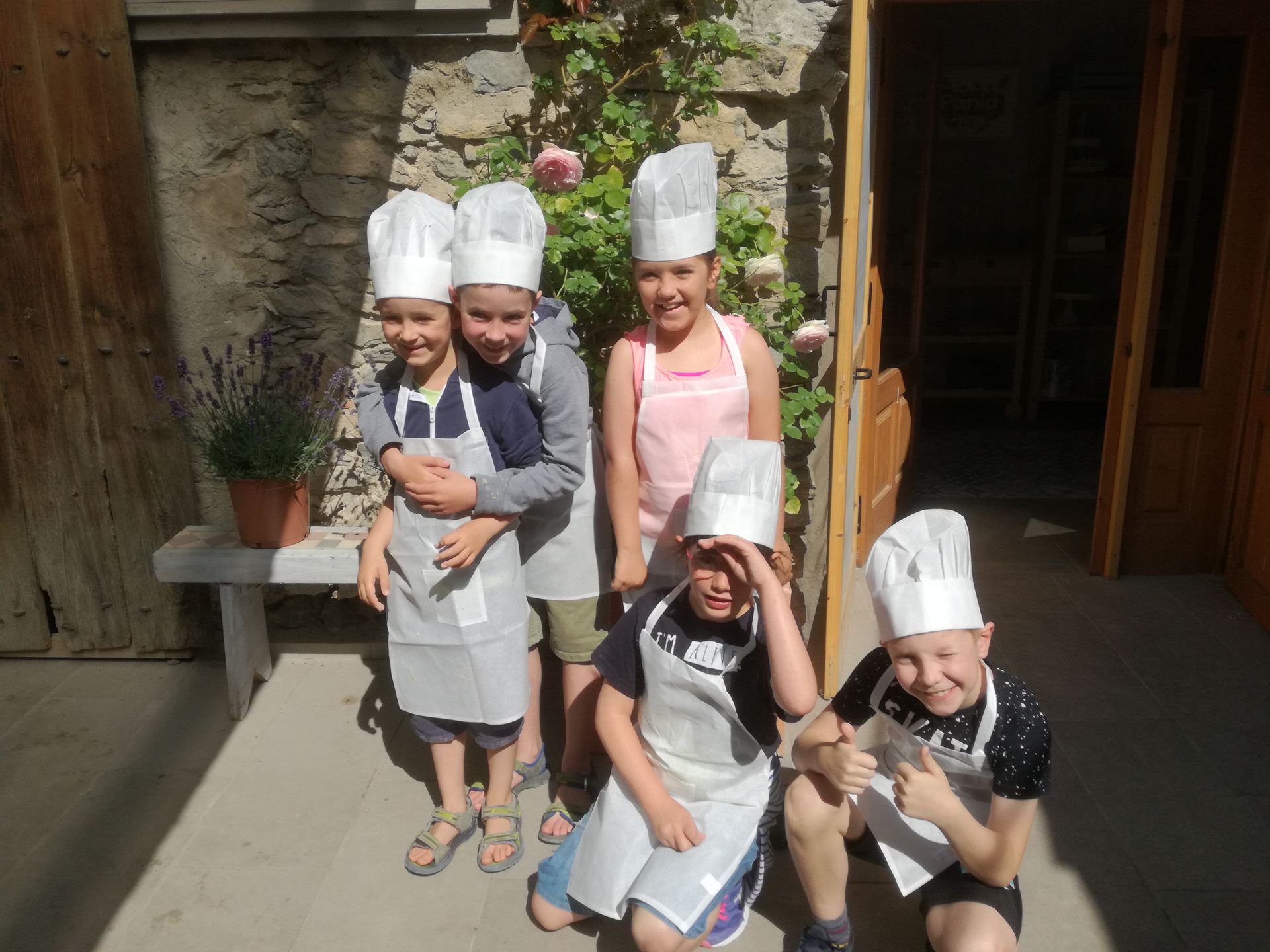 visita_a_la_panaderia_de_poyales_12_20190605_1613922338.jpg