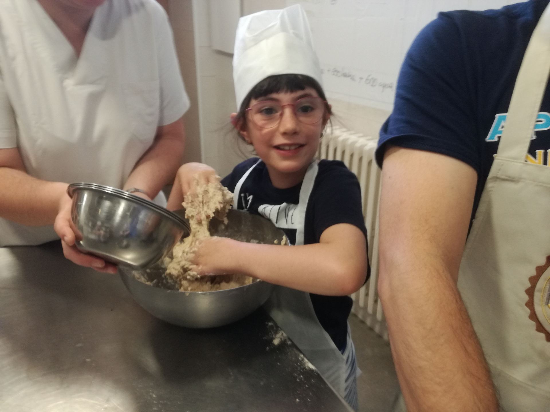 visita_a_la_panaderia_de_poyales_13_20190605_2006536012.jpg