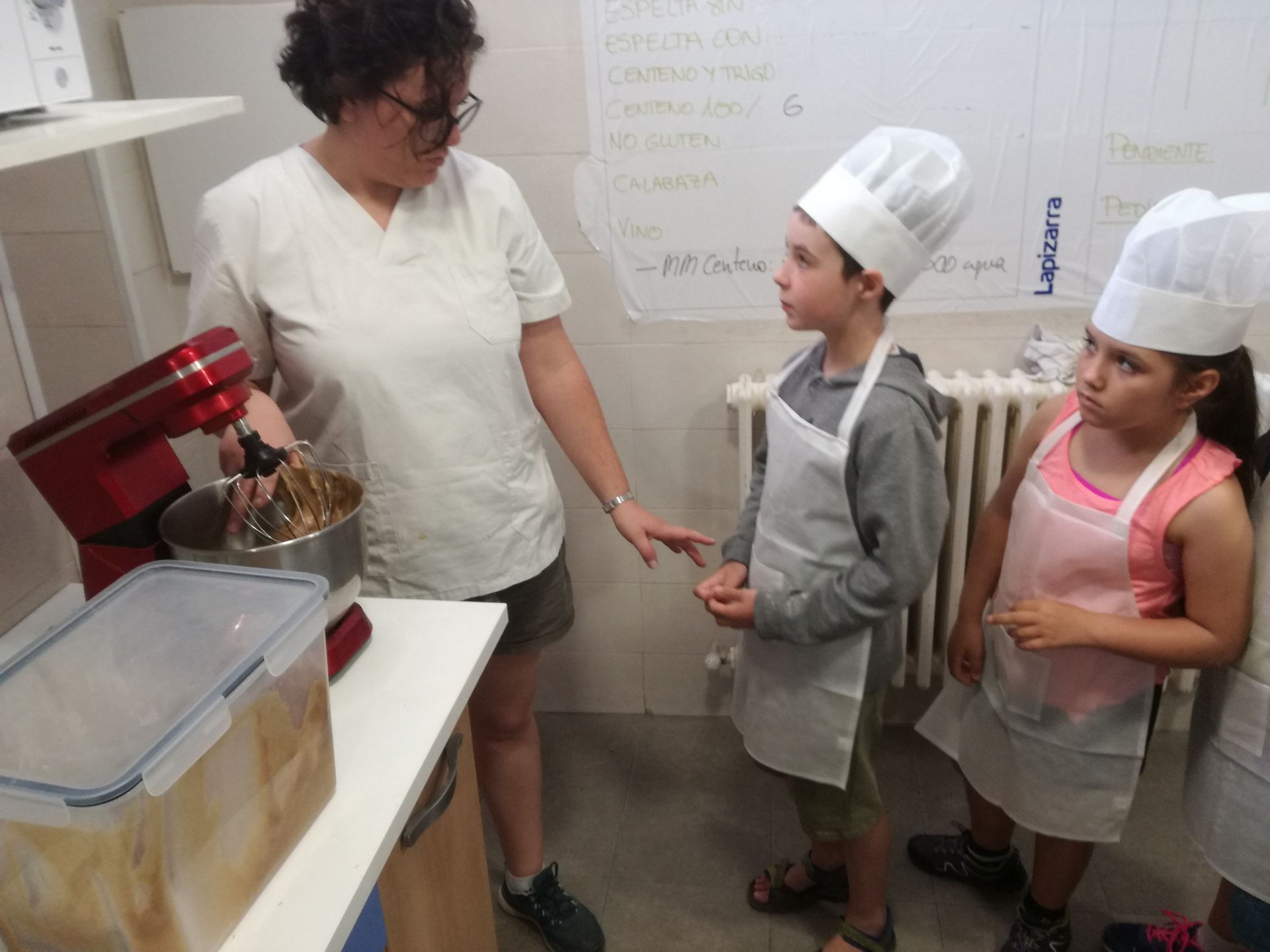 visita_a_la_panaderia_de_poyales_14_20190605_1143257767.jpg