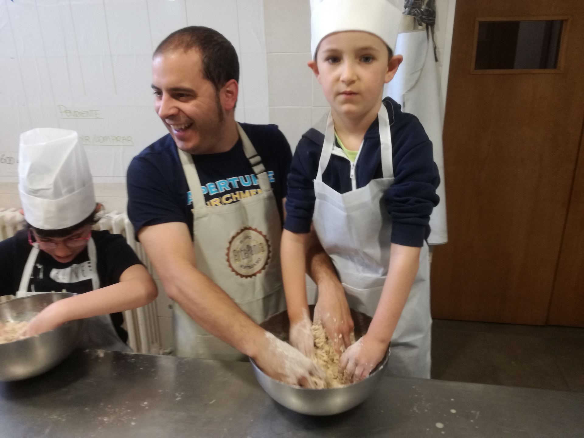 visita_a_la_panaderia_de_poyales_14_20190605_1391778641.jpg