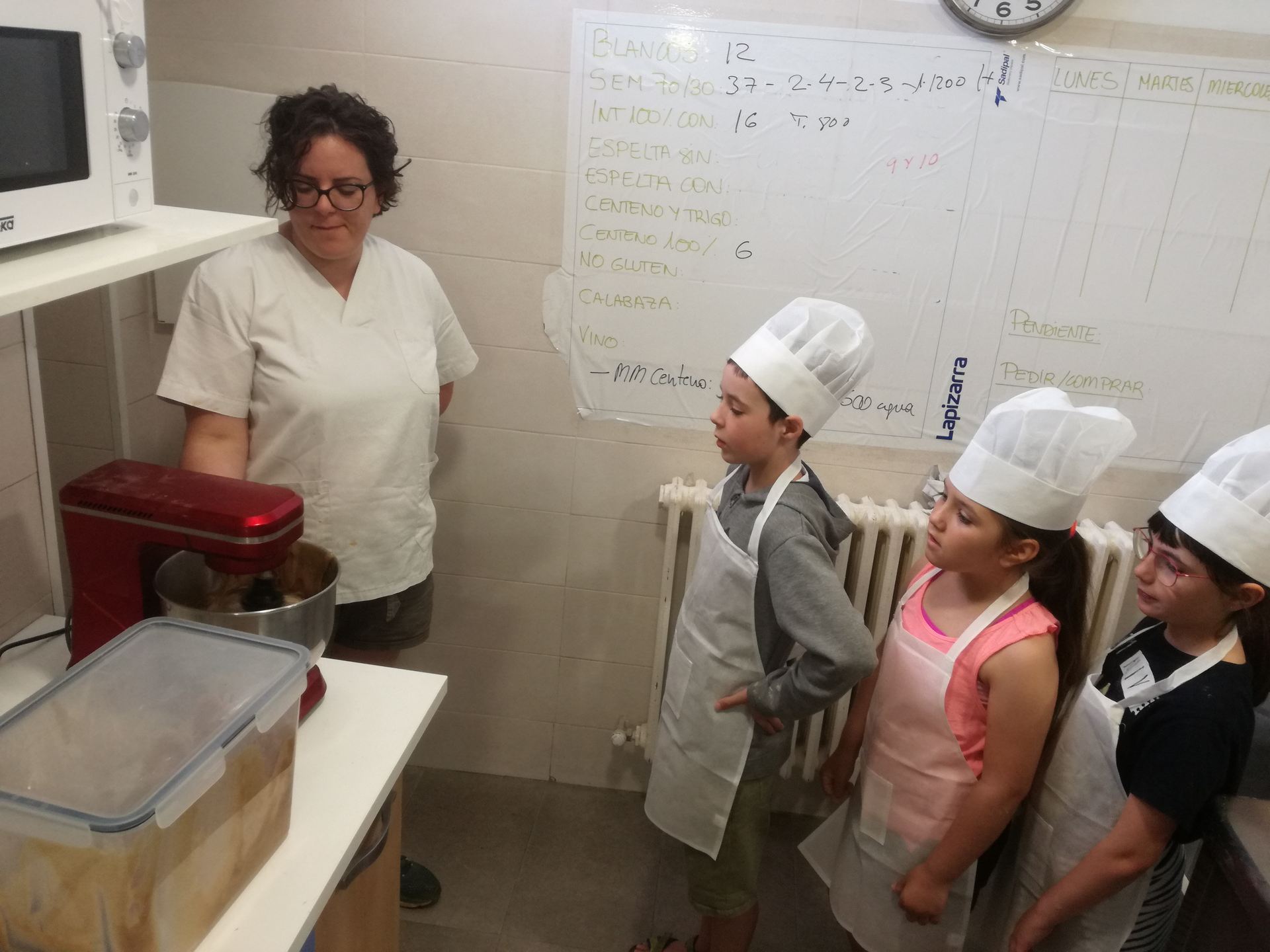 visita_a_la_panaderia_de_poyales_15_20190605_1524738814.jpg