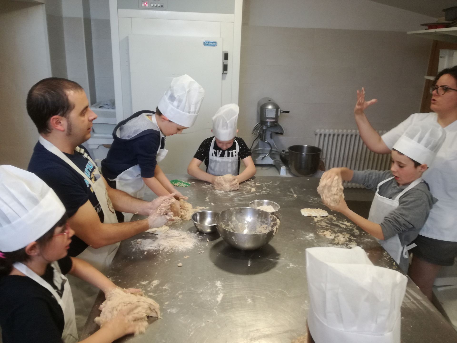 visita_a_la_panaderia_de_poyales_20_20190605_1482424057.jpg