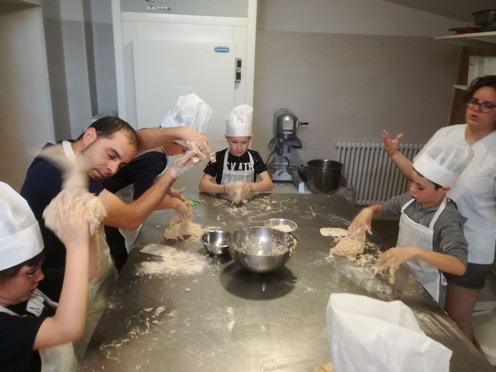 visita_a_la_panaderia_de_poyales_22_20190605_1963676565.jpg