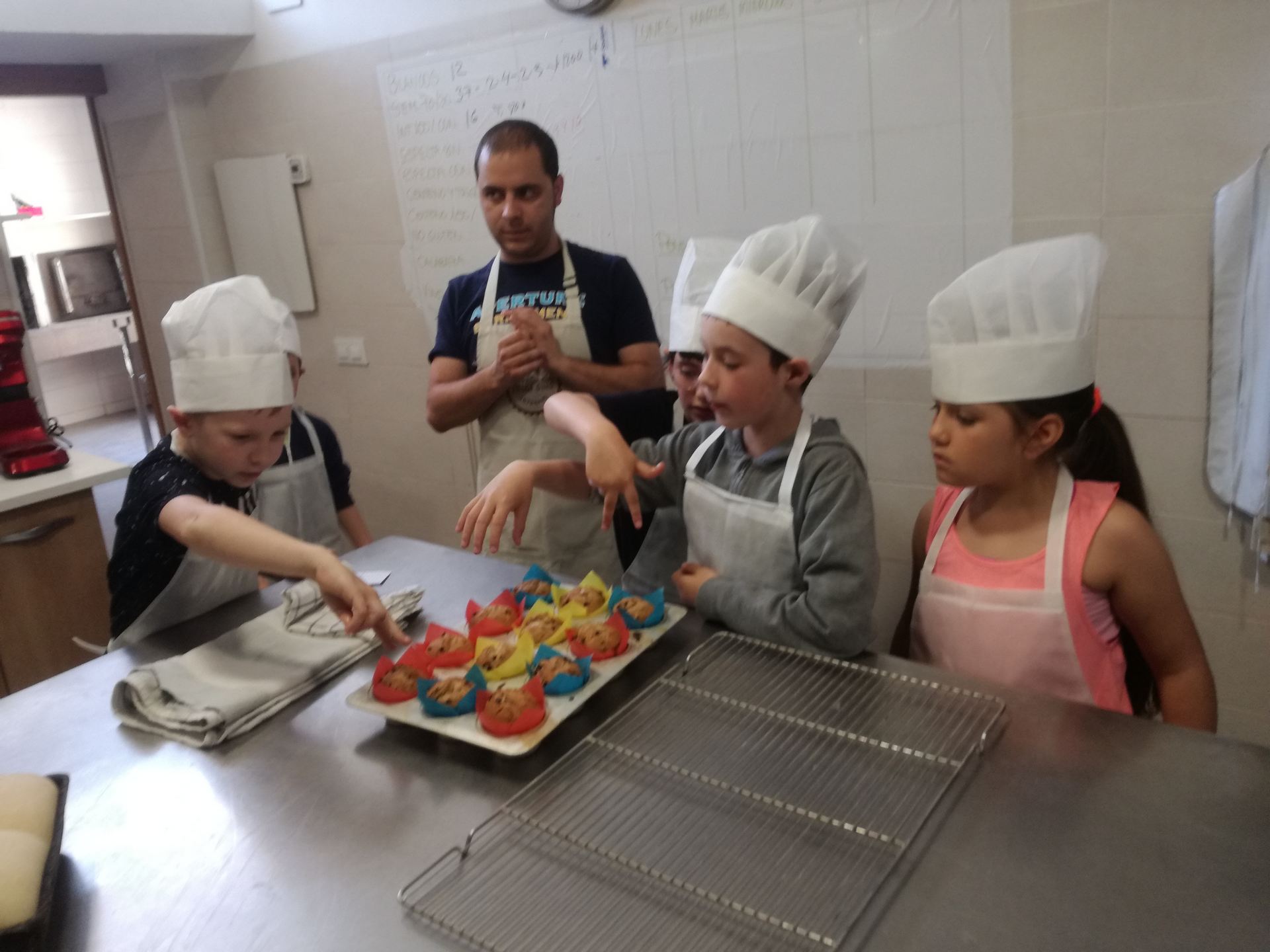visita_a_la_panaderia_de_poyales_32_20190605_1283267056.jpg