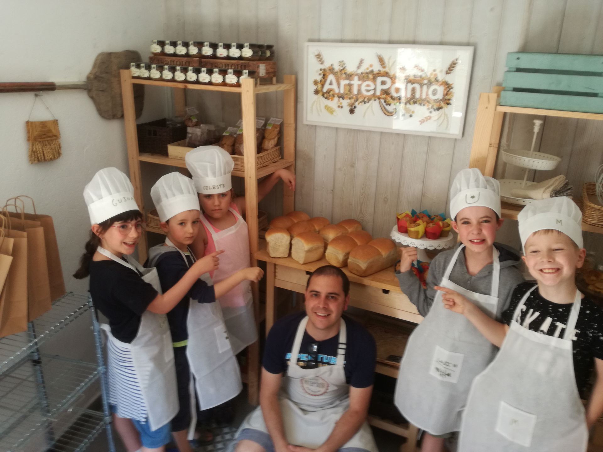 visita_a_la_panaderia_de_poyales_39_20190605_1232157411.jpg