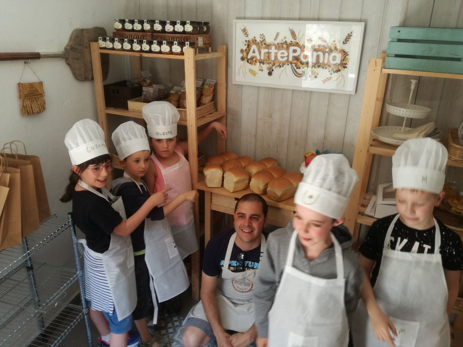 visita_a_la_panaderia_de_poyales_41_20190605_1519461102.jpg