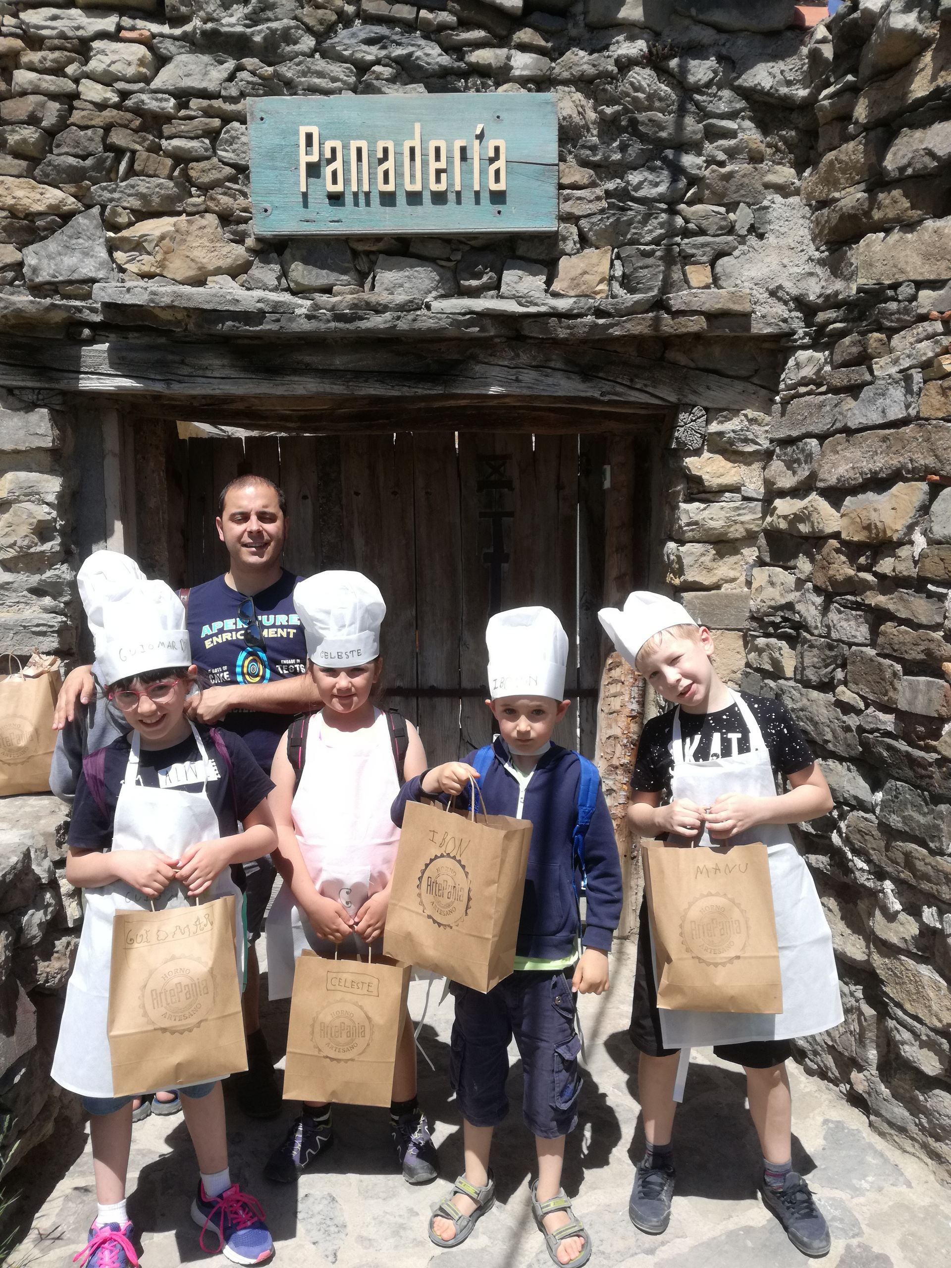 visita_a_la_panaderia_de_poyales_42_20190605_1130386044.jpg