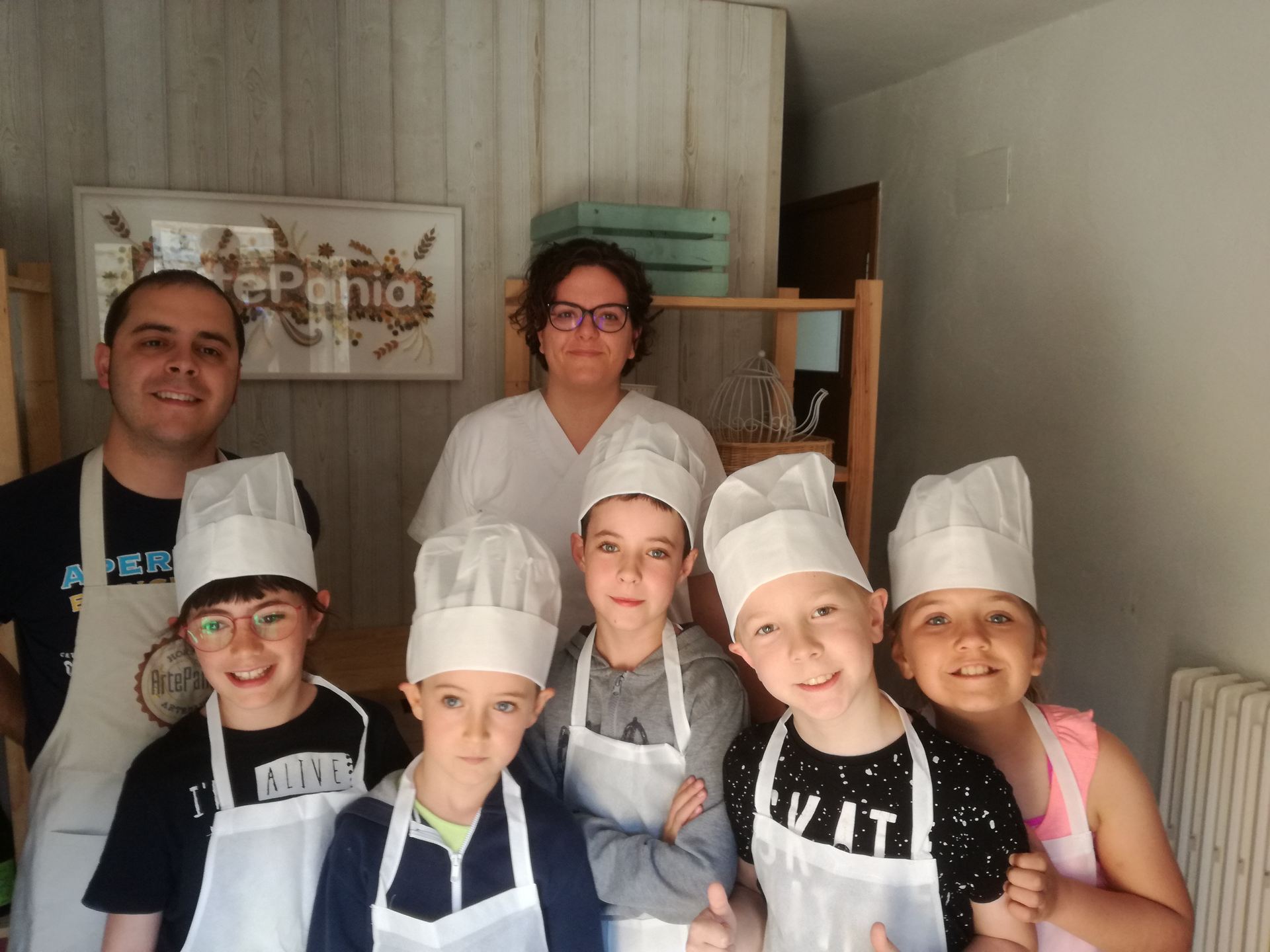 visita_a_la_panaderia_de_poyales_4_20190605_1170373540.jpg