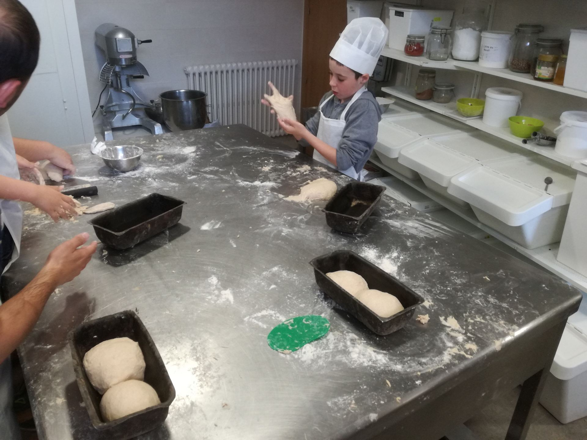 visita_a_la_panaderia_de_poyales_5_20190605_1124206883.jpg