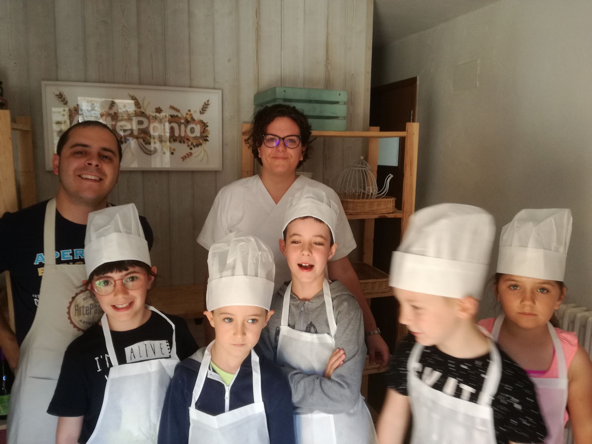 visita_a_la_panaderia_de_poyales_6_20190605_1773930202.jpg