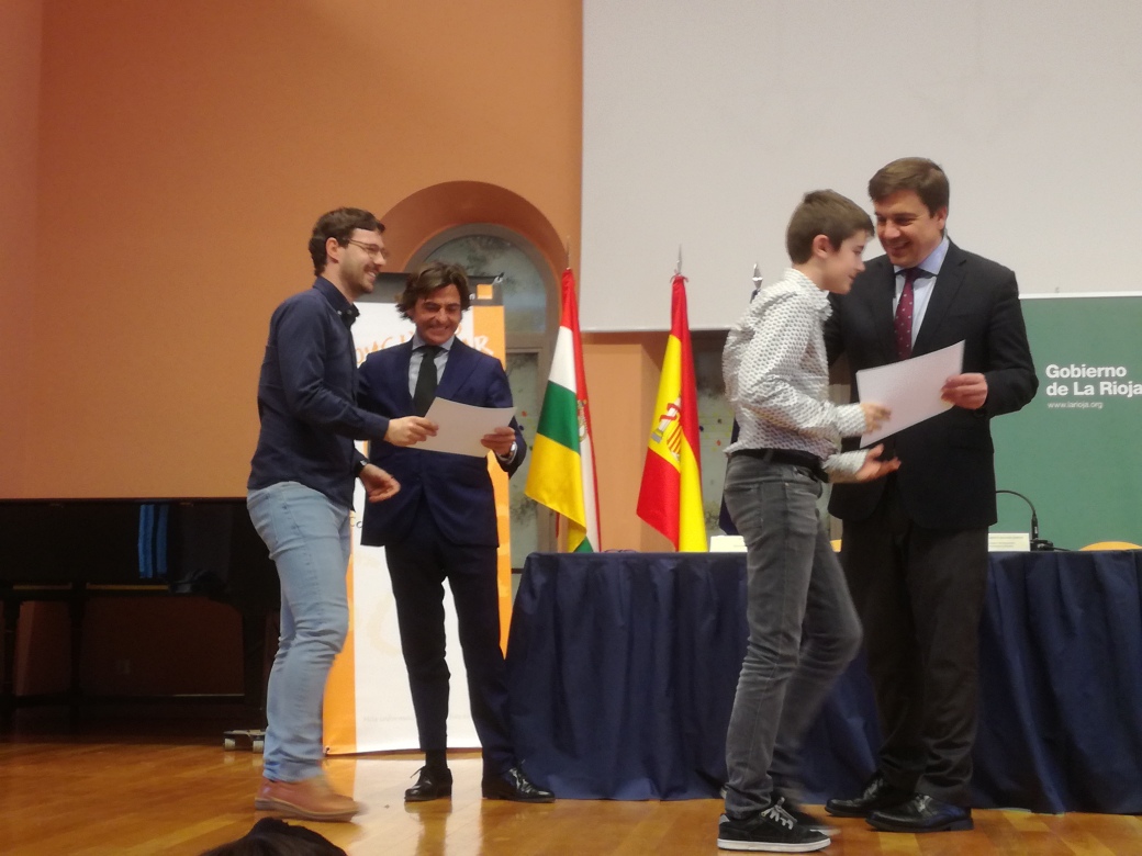 iker_herce_que_es_un_rey_para_ti_2_20190511_1654119710.jpg