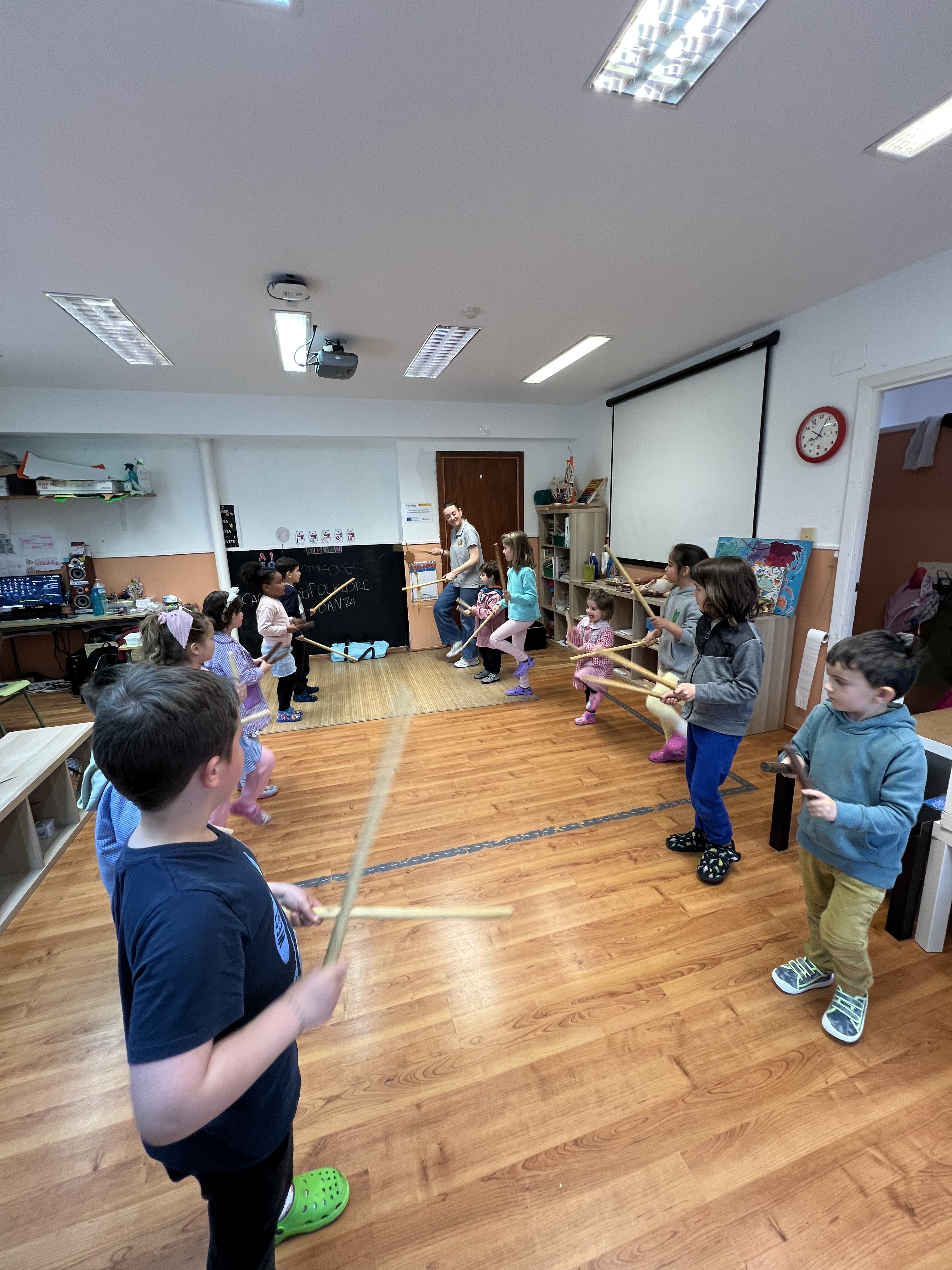 taller_de_danzas_regionales_10_20250515_1301825529.jpg