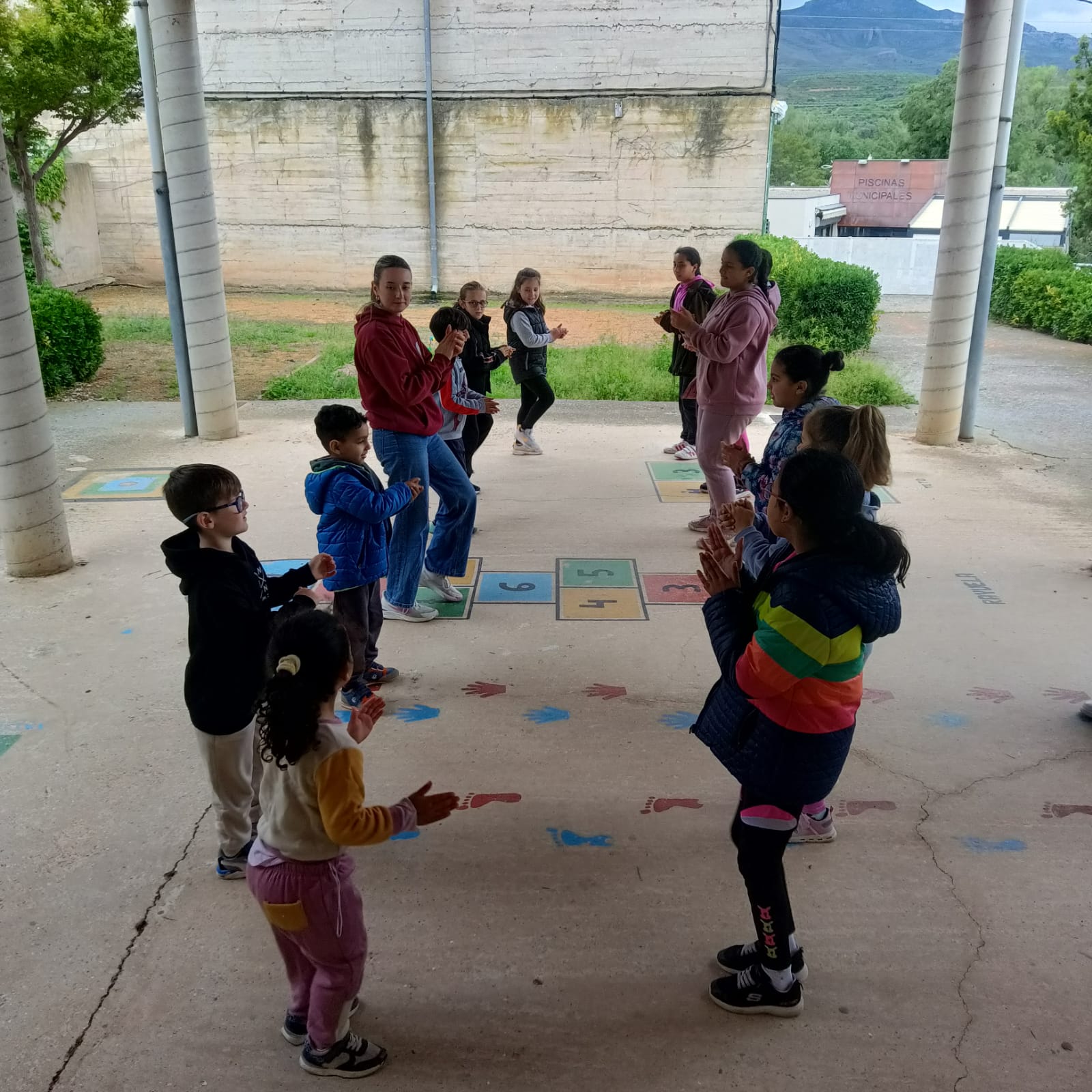 taller_de_danzas_regionales_7_20250515_1463137256.jpg